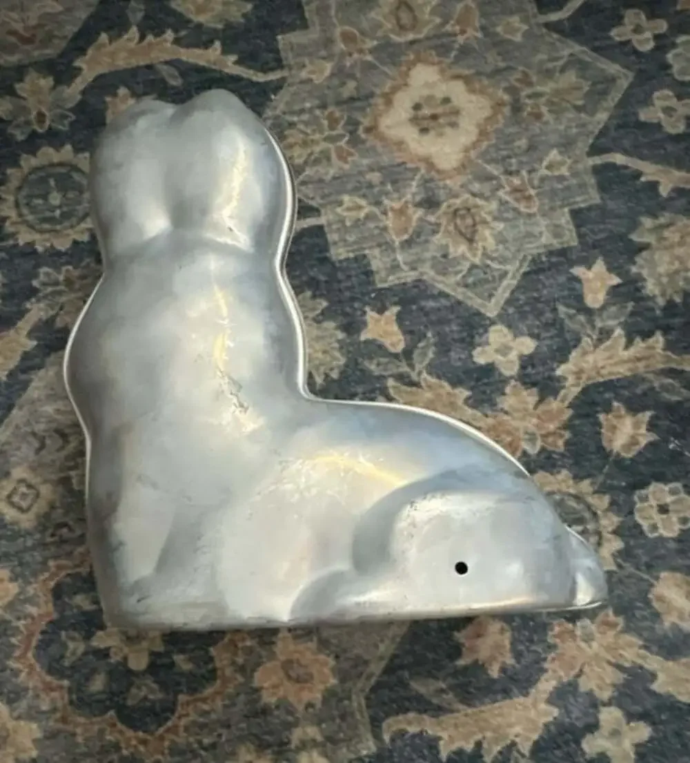 Vintage Wilton 3D Standing Easter Bunny Cake Pan Mold